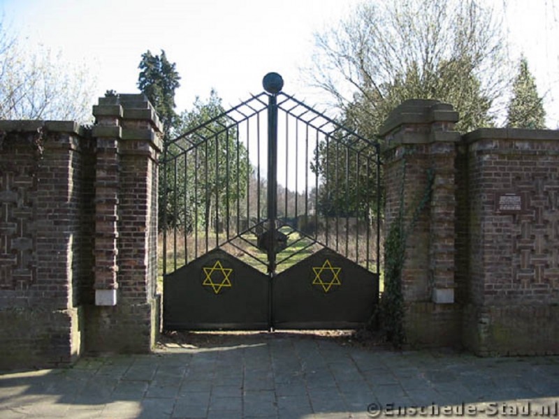 Kneedweg 78 Oude israëlitische begraafplaats.jpg