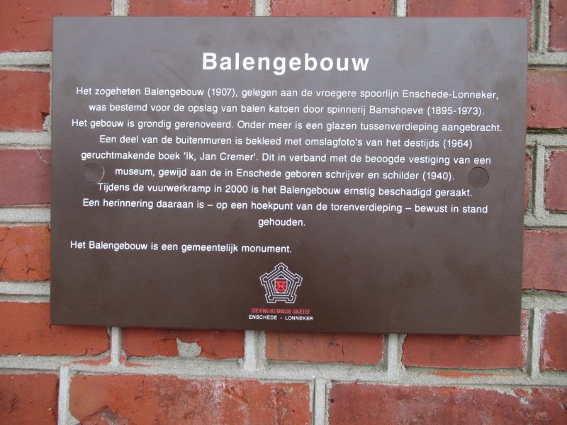 Lonnekerspoorlaan Balengebouw monumentenbord nr. 86.jpg