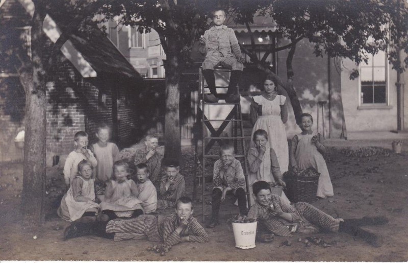 vrijzinnig weeshuis 1910.JPG