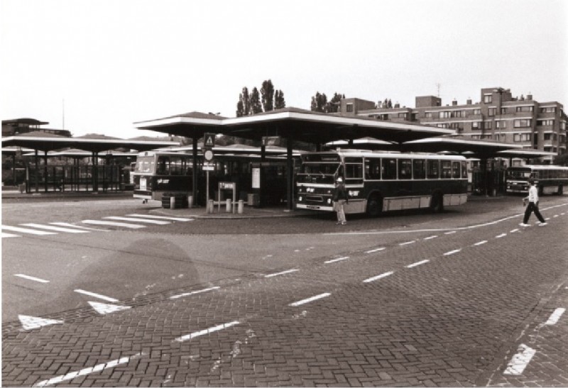 Stationsplein busstation 1976.jpg