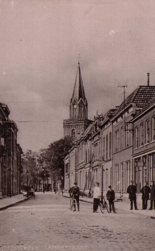 Langestraat nr. 52 Apotheek Baurichter tegenover de Schouwburg.jpg