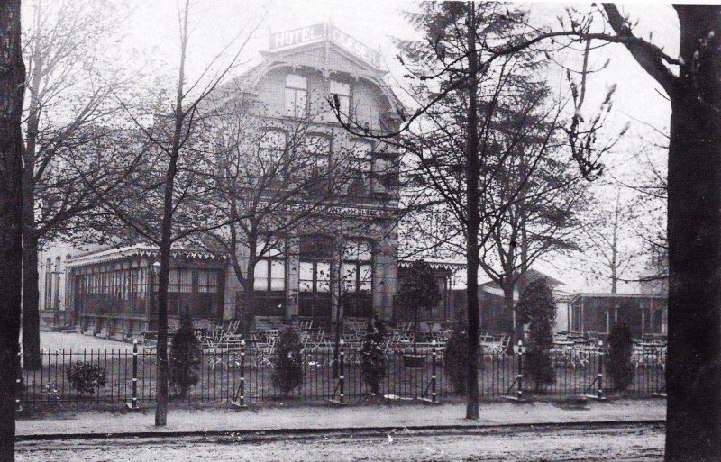 Parkweg cafe restaurant Gleser, later Modern vroeger cafe Wevers.jpg