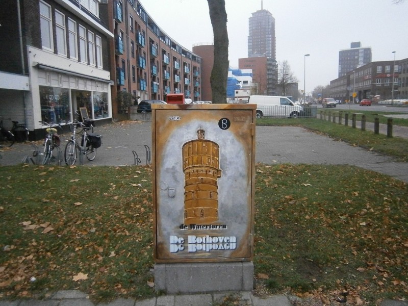 De Klomp hoek Oldenzaalsestraat beschilderde trafokast met watertoren door Huub Filart en Sandra van Wezel (2).JPG