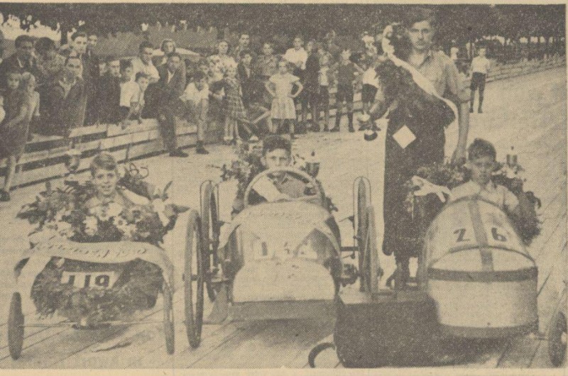 Getfertsingel seepkistrace winnaars krantenfoto Tubantia 14-8-1950.jpg