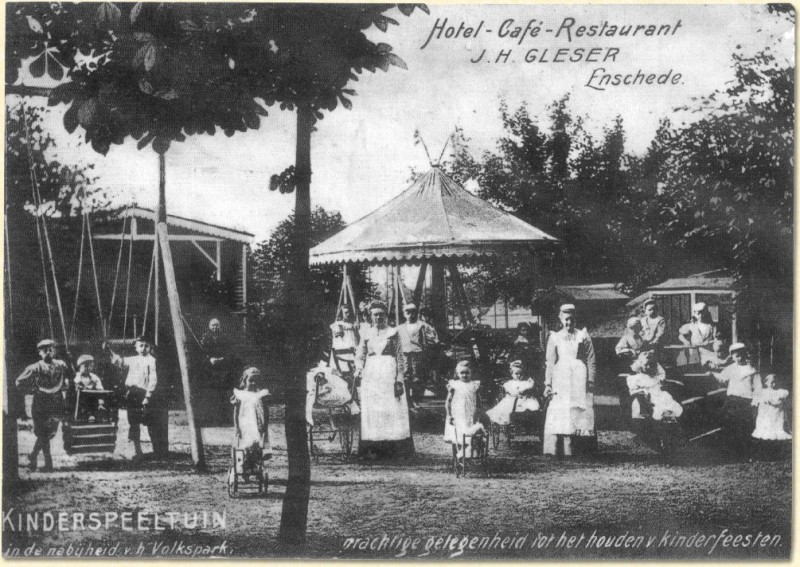 Parkweg Hotel Gleser kinderspeeltuin.jpg