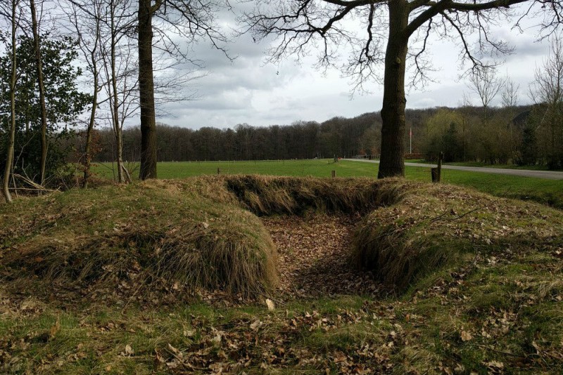 Veendijk Restanten Duits Mitrailleursnest (3).jpg