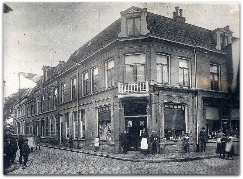 Wilhelminastraat 1929-nu-Willelmientje.jpg