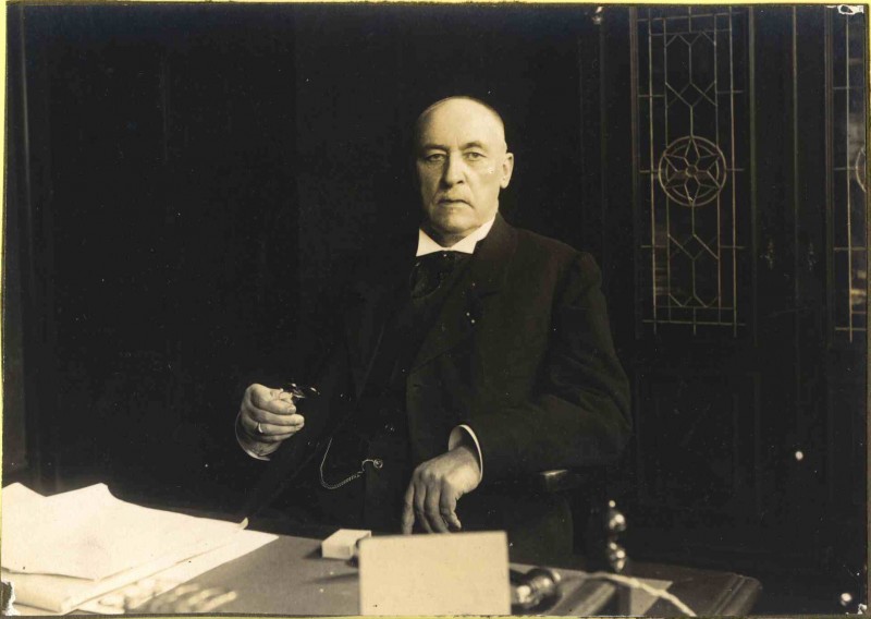 Dhr. D. Beunder, commissaris te Enschede van 1901 - 1925.jpg