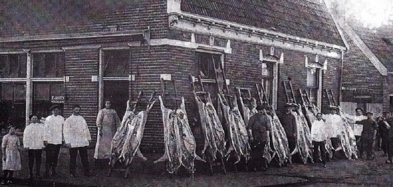 Kleine Houtstraat  varkensslager Jansen. 1916.jpg