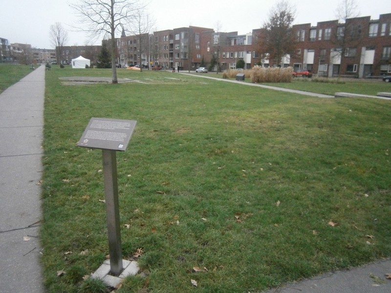 Lasonderbleek monumentenbord nr. 82 vuurwerkramp het verdwenen huis (2).JPG