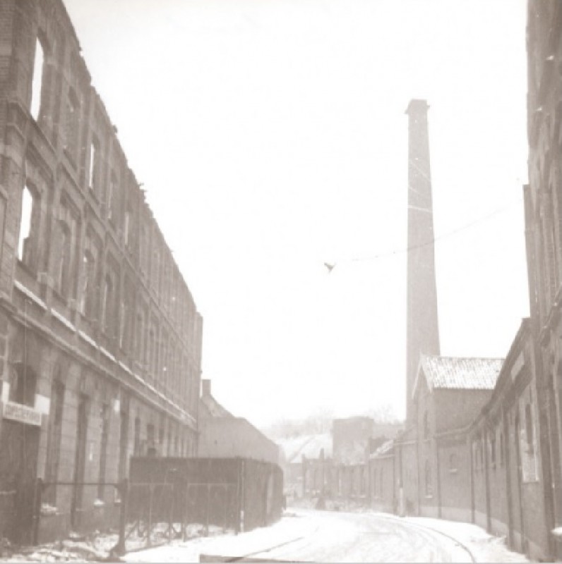 Zuiderhagen getroffen fabriek van Menko1-3-1944.jpg