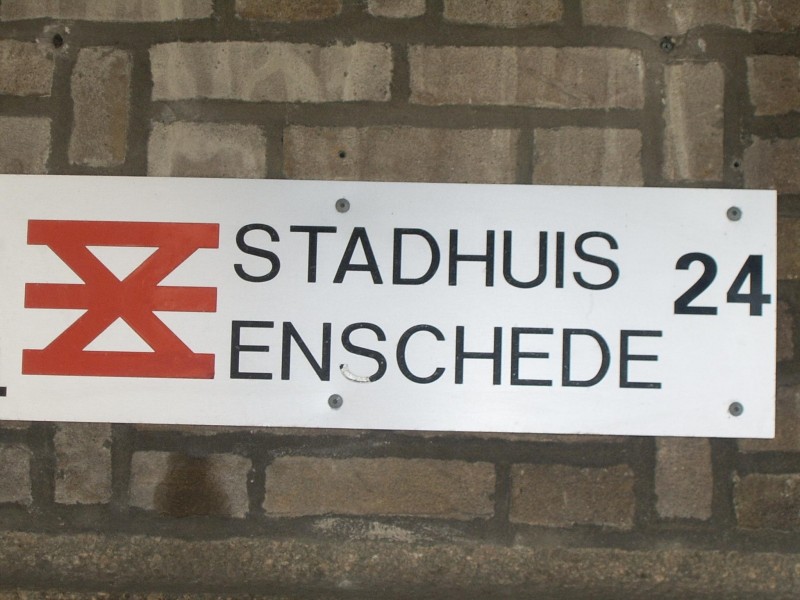 Stadhuis naambordje.jpg