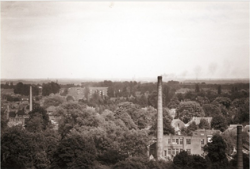 Gronausestraat rechts fabriek van E. ter kuile 1960.jpg