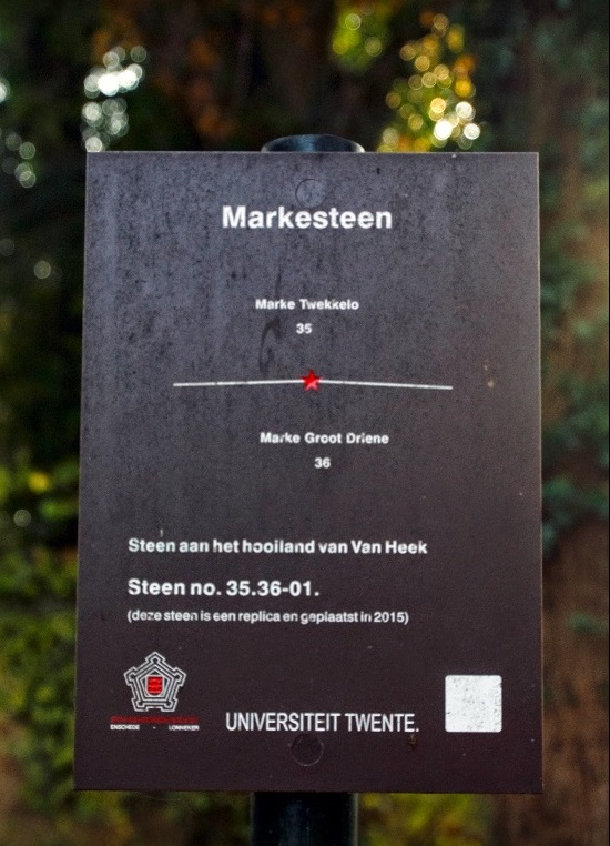 De Achterhorst Markesteen nr. 35.36-01 aan het hooiland van Van Heek. Monumentenbord nr. 75.jpg