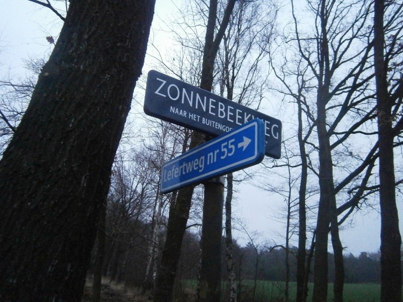 Lefertweg Zonnebeekweg straatnaambord.JPG