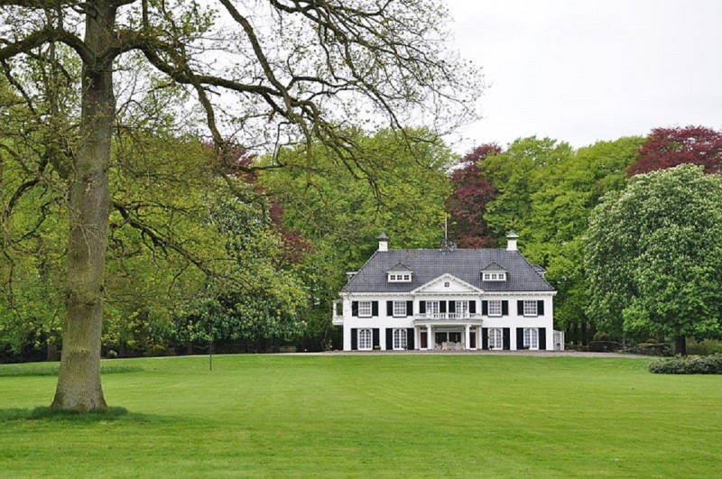 Zonnebeekweg Villa Zonnebeek  Het werd gebouwd in 1907 door de textielfamilie Van Heek..jpg