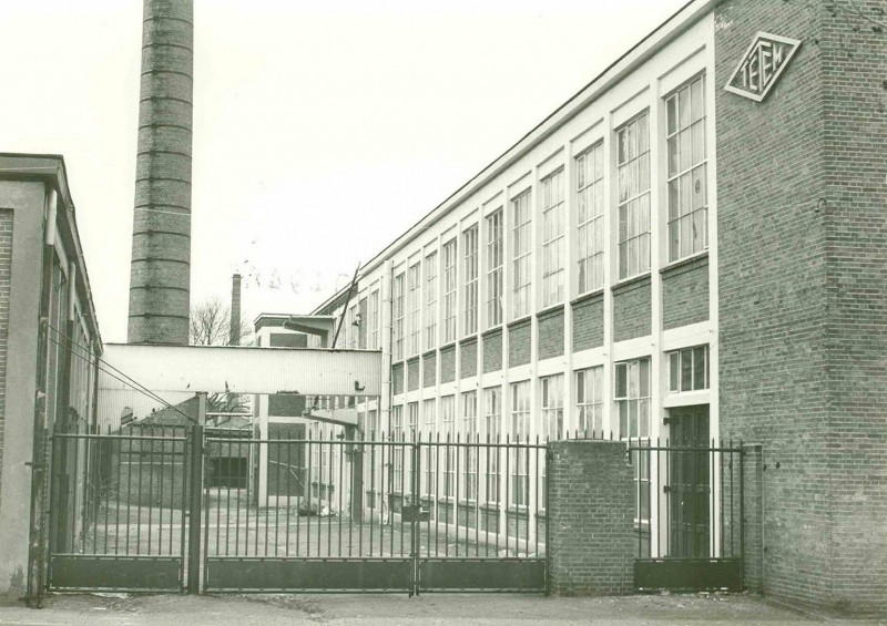 Stroinksbleekweg april 1983 Voormalige textielfabriek TETEM, later Nederlandse Bontweverij.jpg