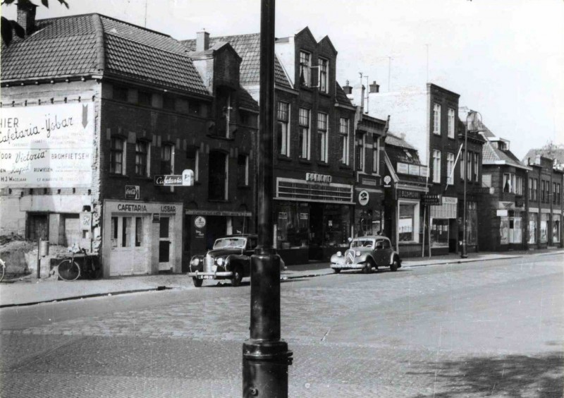 C.F. Klaarstraat, Zuidzijde vanaf hoek Beltstraat in westelijke richting H.J. Wagelaar . ca.1950.jpg