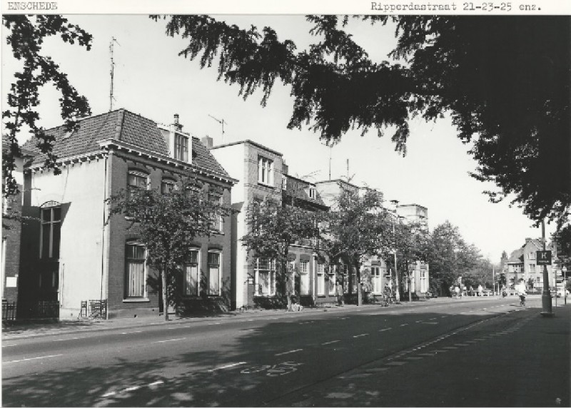 Ripperdastraat 21, 23, 25 e.v. 22-5-1980.jpg