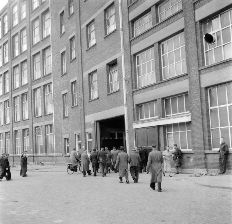 Lage Bothofstraat Textielfabriek Van Heek & Co., Enschede (1954).jpg