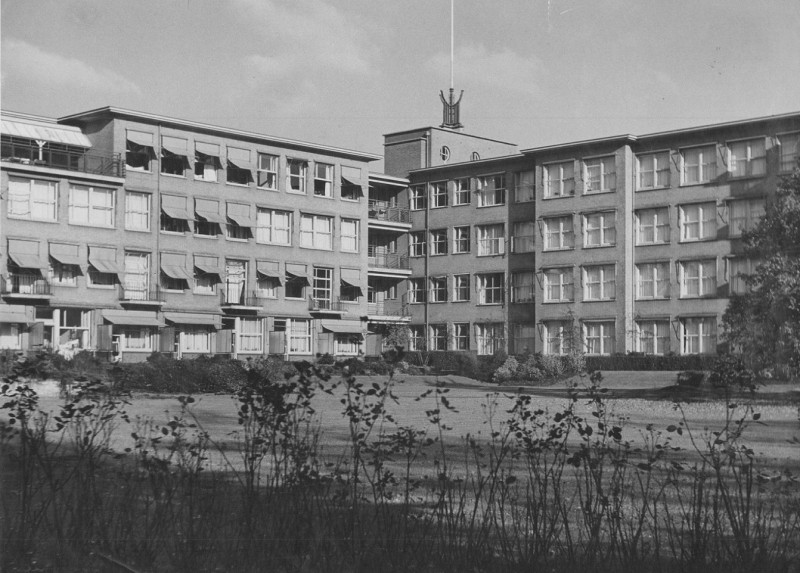 de Ruyterlaan 1946 Ziekenhuis Ziekenzorg, achterzijde.jpg