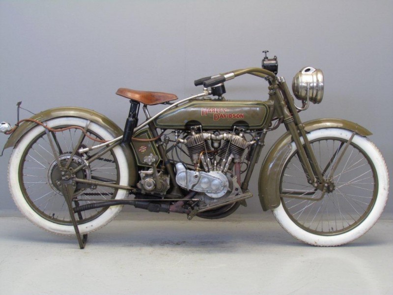 Harley-davidson-1921.jpg