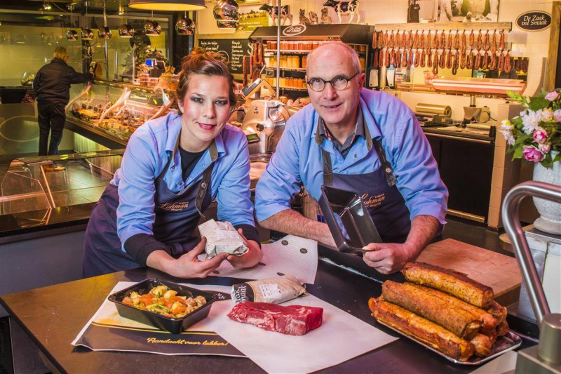 Slagerij Lohman in Enschede is plastic zat ‘Het is te gek voor woorden’.jpg