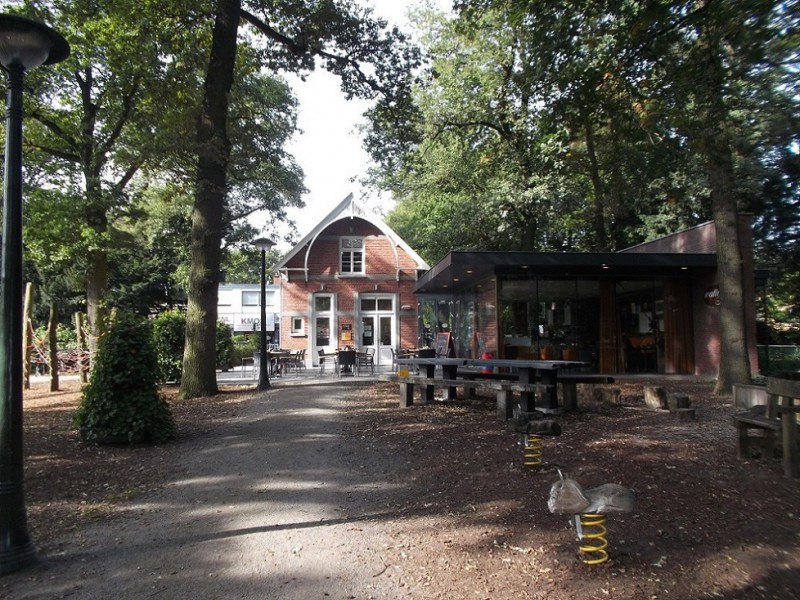 Roessinghsbleekweg Wattez Theeschenkerij achterkant vanuit het van Lochemsbleekpark.JPG