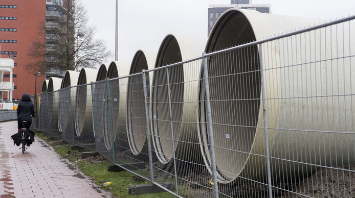 Oldenzaalsestraat rioolbuizen voor waterberging 31-1-2019.jpg