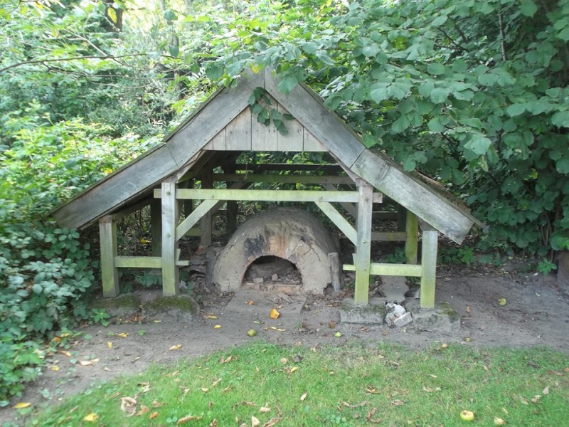 Ledeboerpark Lammerinkswönner tuin bakoven.JPG