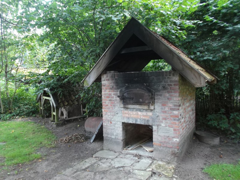 Van Heeksbleeklaan bij 68 Ledeboerpark Lammerinkswönner tuin bakoven  (2).JPG