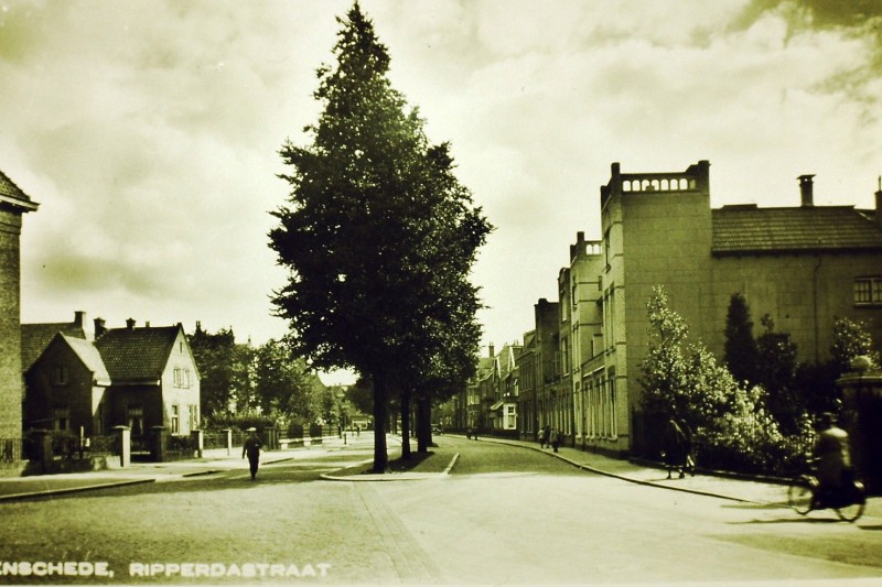 Ripperdastraat 27-29 .JPG