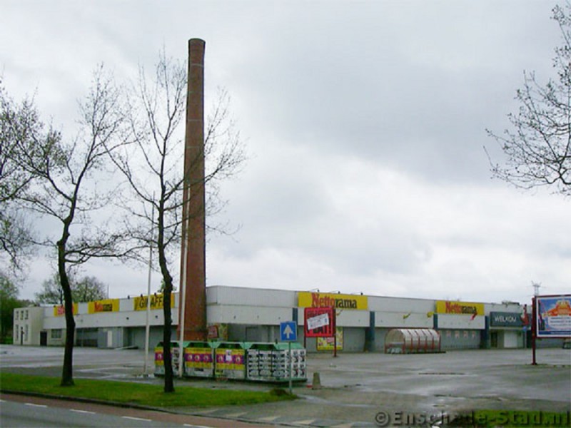 Wethouder Beversstraat Nettorama schoorsteenpijp vroeger weverij Kotte van Ter Kuile Cromhoff.jpg