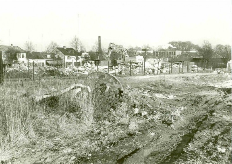 Spoordijkstraat Tubantiasingel - Richtersweg; sloop textielfabriek Enschedese Katoenspinerij 1979.jpg