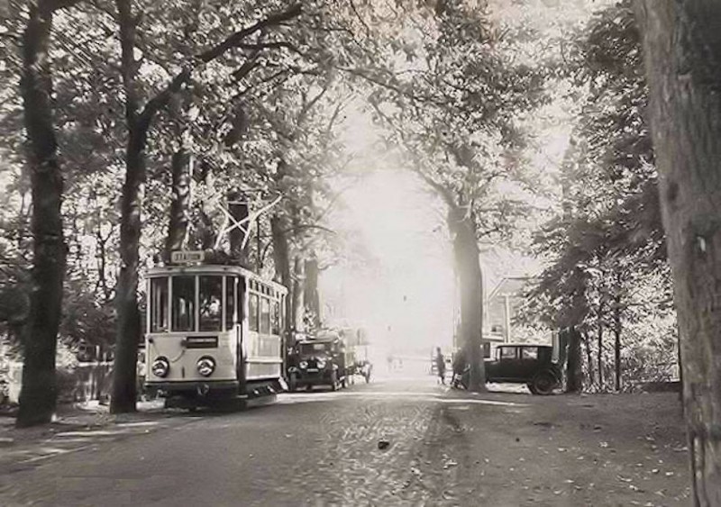 Gronausestraat bij het klooster Tram.jpg