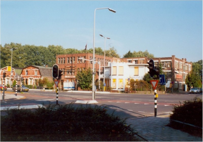 Hengelosestraat 222 Gezusters Borst Confectiefabriek later Conjuncta daarna Het Rommelrijk 1995..jpg