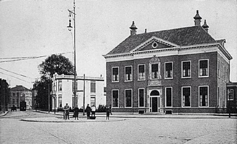 Hoedemakerplein Twentsche Bank. tram.jpg