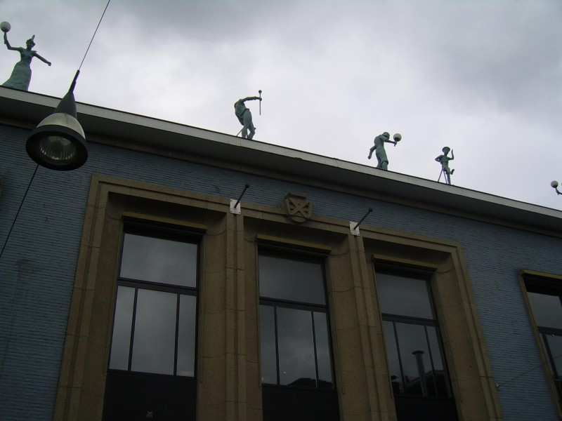 stadswapen Enschede Twentse Schouwburg Langestraat.jpg