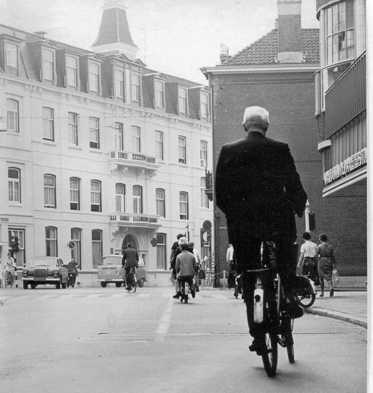 kruispunt De Graaff vanuit de Hengelosestraat.jpg