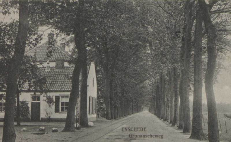 Gronauseweg tolhuis Slotzicht met tramlijn 1911.jpg