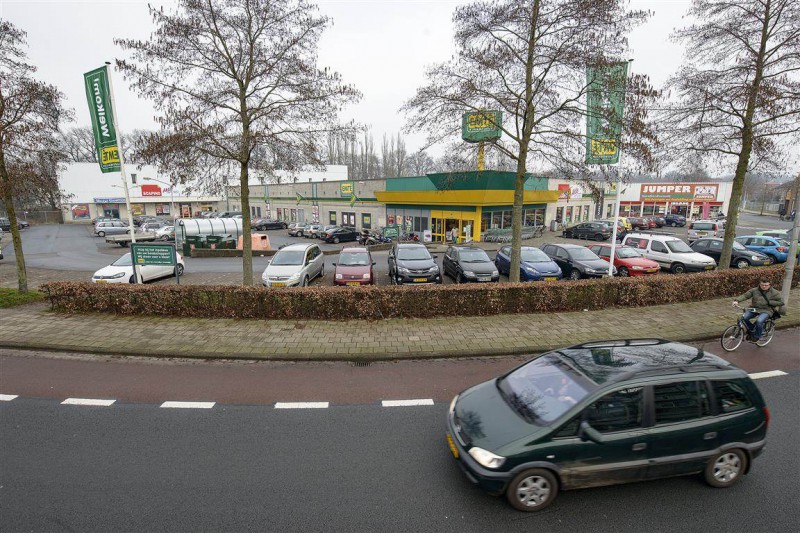 Tweede supermarkt in winkelcentrum Lage Bothof in Enschede.jpg
