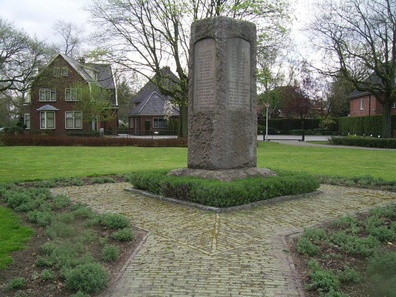 Cort van der Lindenlaan oorlogsmonument 1914-1918.jpg