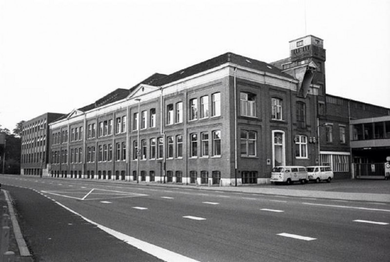 Hengelosestraat fabriek Schuttersveld gebr. van Heek.jpg