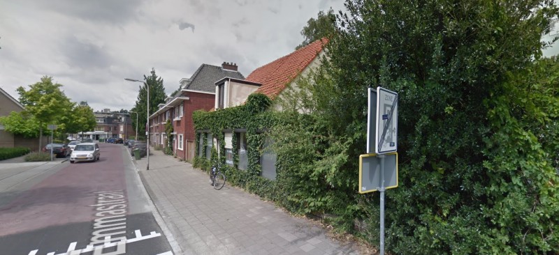 Emmastraat 216-218 huisartspraktijk V.C. Piket.jpg