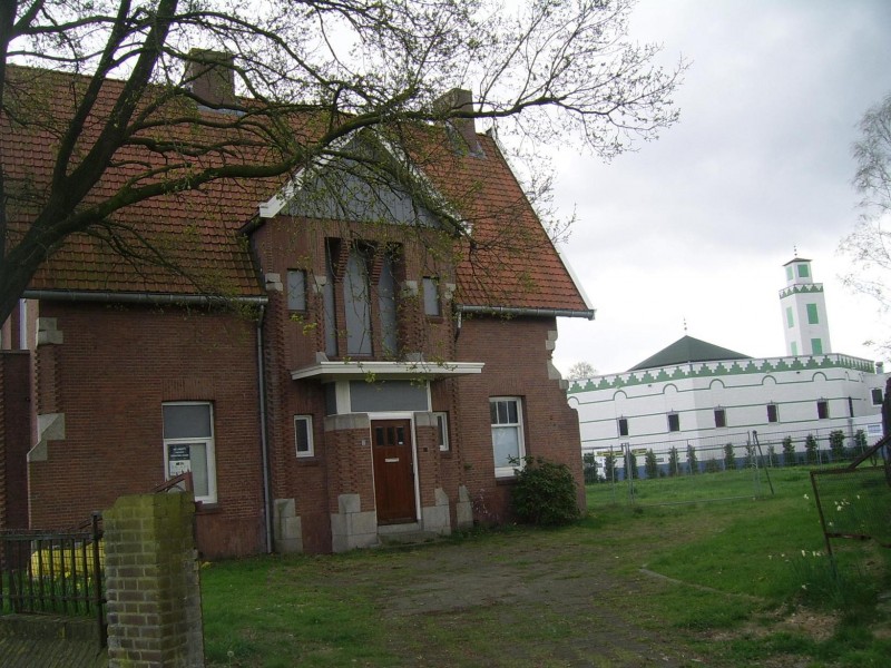 Volksparksingel synagoge + voormalige villa directeur openbaar slachthuis.jpg