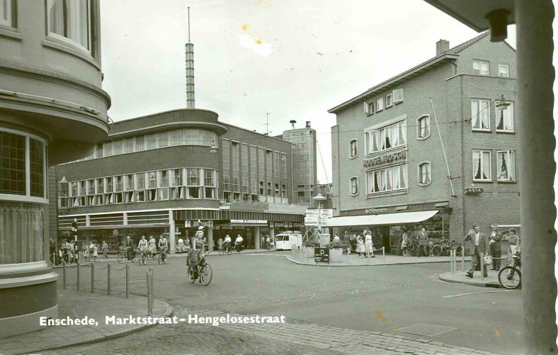 Marktstraat Kruising Hengelosestraat pand V en D. Hoogenbosch. Kruispunt De Graaff.jpg