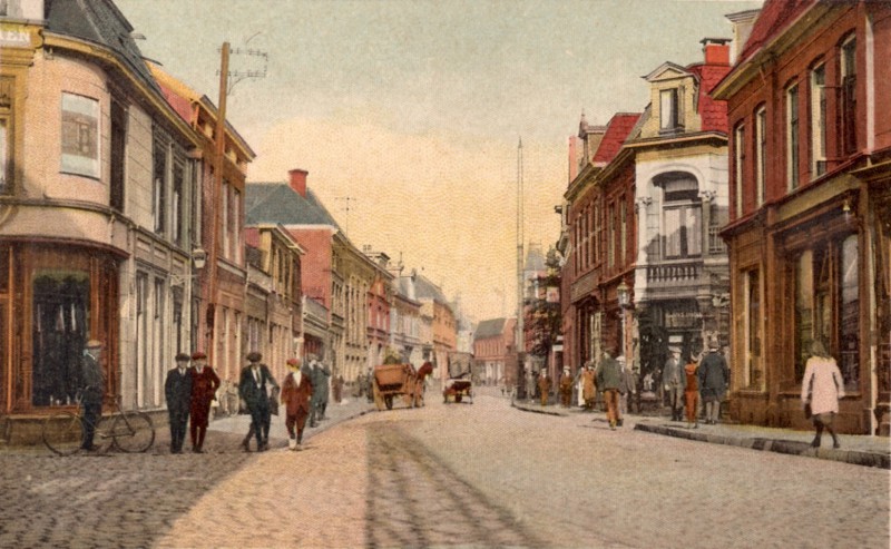 Oldenzaalsestraat ca.1900 hoek Noorderhagen rechts Wilhelminastraat.jpg