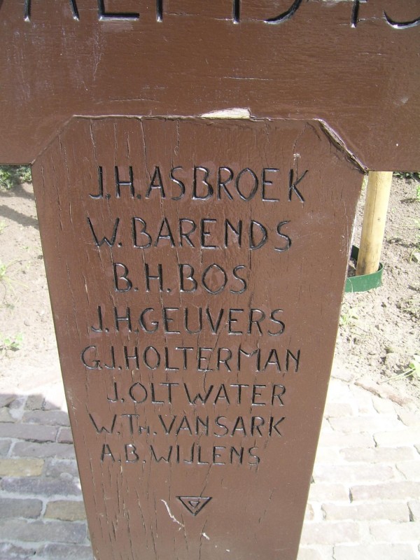 oorlogsmonument Hengelosestraat(3).jpg