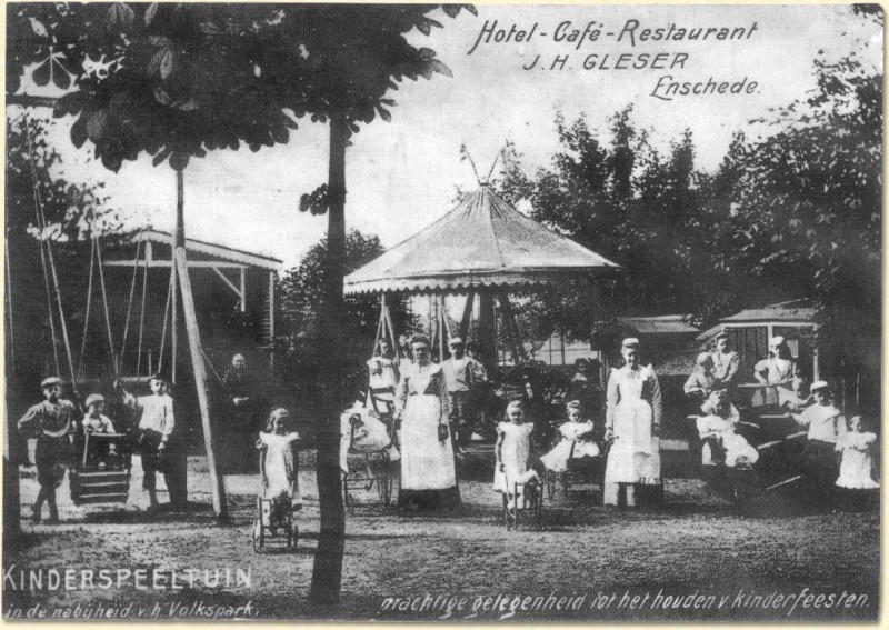 Parkweg 30 Hotel Gleser kinderspeeltuin.jpg