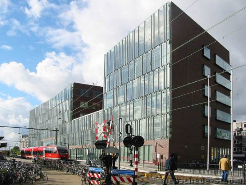 Stationsplein hoek Hengelosestraat stadskantoor achterkant.jpg